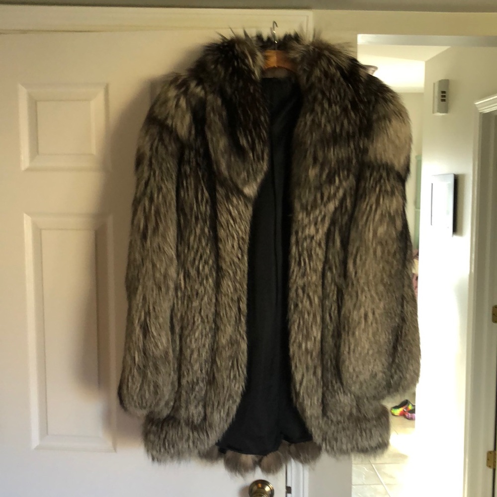 Genuine Silver Fox fur coat with appraisal brand new never worn
